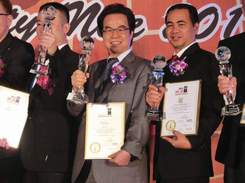 榮獲2011年馬來西亞卓越直銷獎 榮獲2011年馬來西亞卓越品牌獎